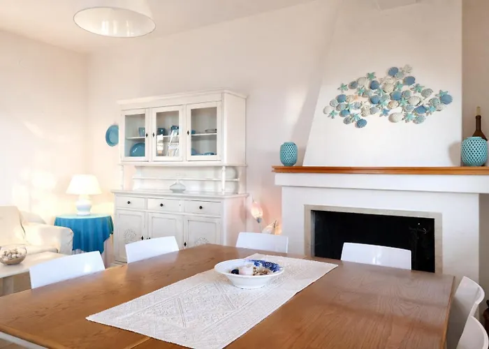 Alex On The With Sea View Holiday home *