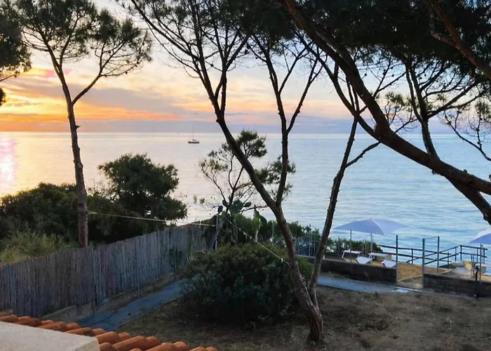 Alex On The With Sea View Holiday home